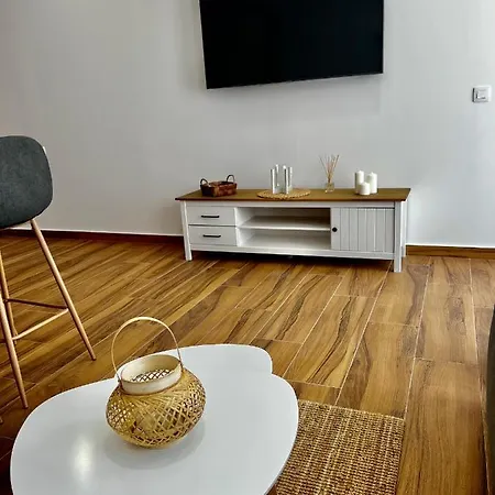 Amber Apartment *